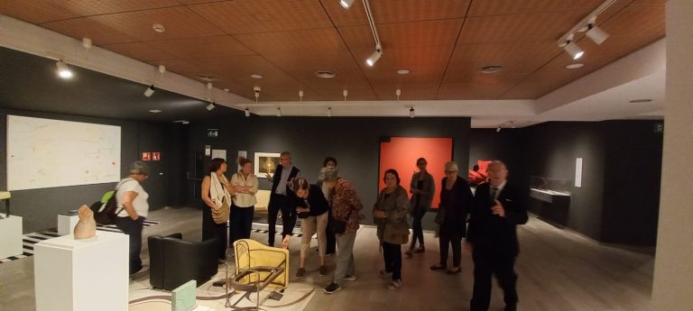 El disseny i la modernitat. Pioners del disseny en la indústria valenciana del moble (1898 – 1986)