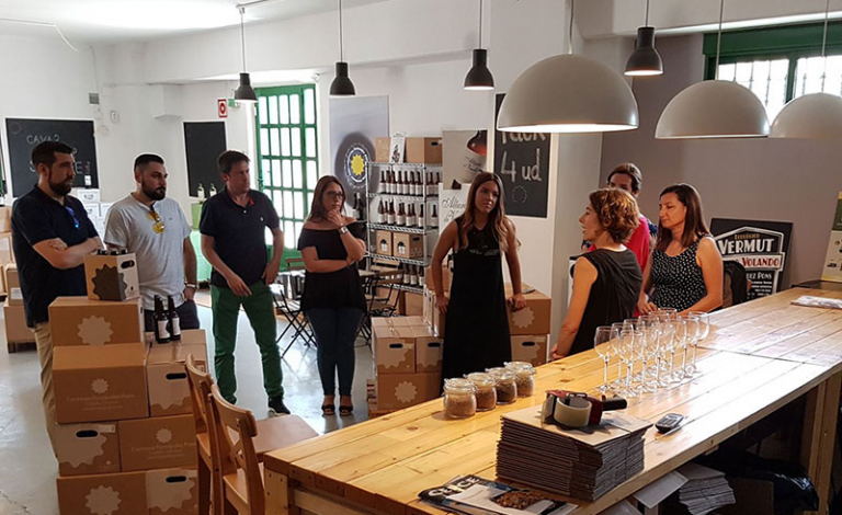 Comercio de proximidad. Visita a la bodega González Pons