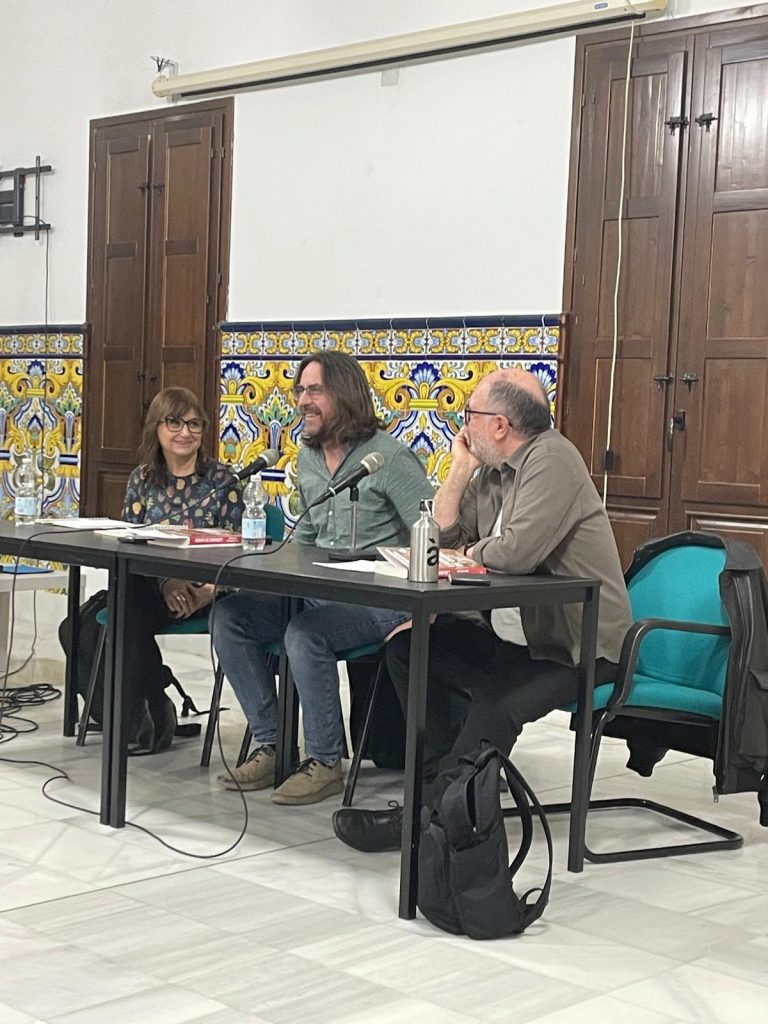 Presentación Libro “Lágrimas de barro” de Carmen Amoraga y Maxi Roldán